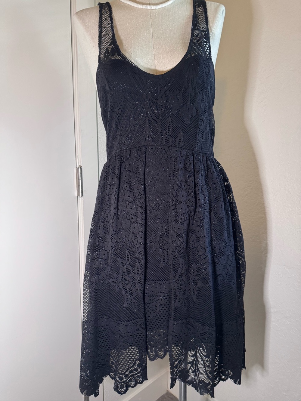 FreePeople Black Lace Sleeveless Dress - Classic Women’s Cocktail Dress
